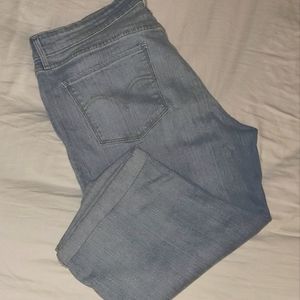 Womans Levi's Capri jeans size 16
